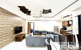 Luxury Executive 2Bedroom Apartment Convenient And Nice Location